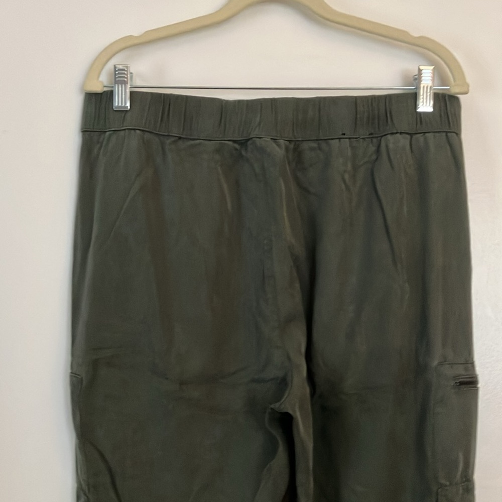 Banana republic Olive Cargo Pants, size Large petite - Picture 6 of 9
